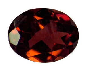 Pyrope ovale de 1,45 carat