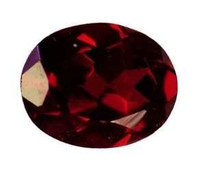 Pyrope ovale de 2,20 carat